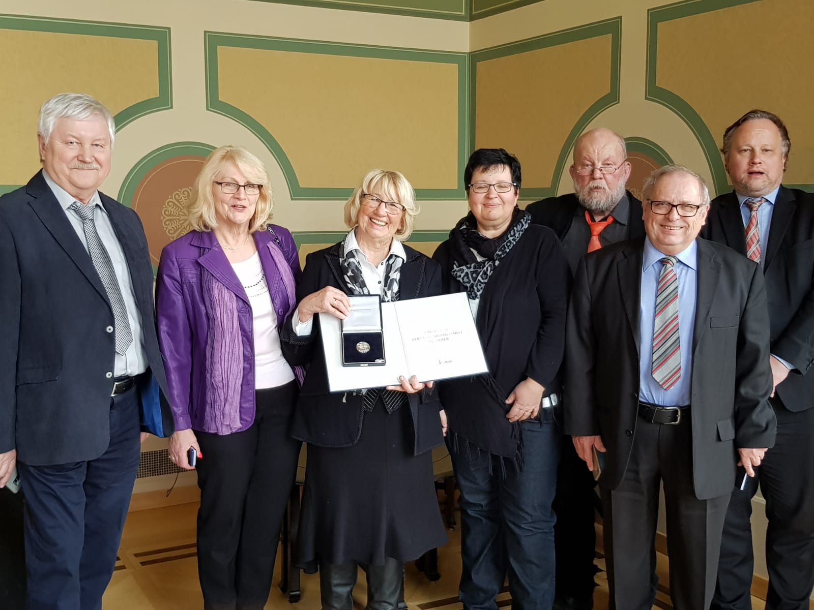 Bayerische Verfassungsmedaille für Brigitte Hohlbach-Jenzen